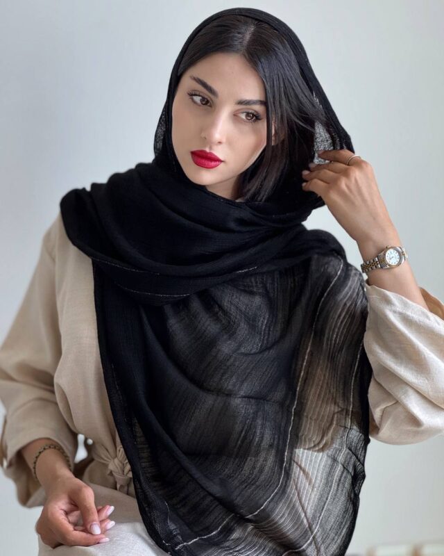 Black Elora shawl2