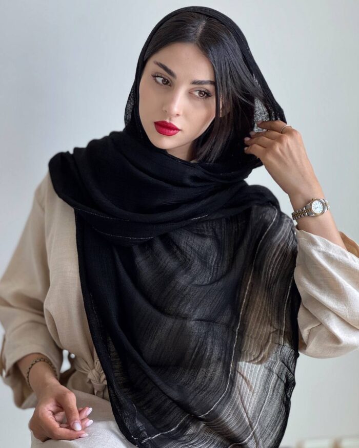 Black Elora shawl2