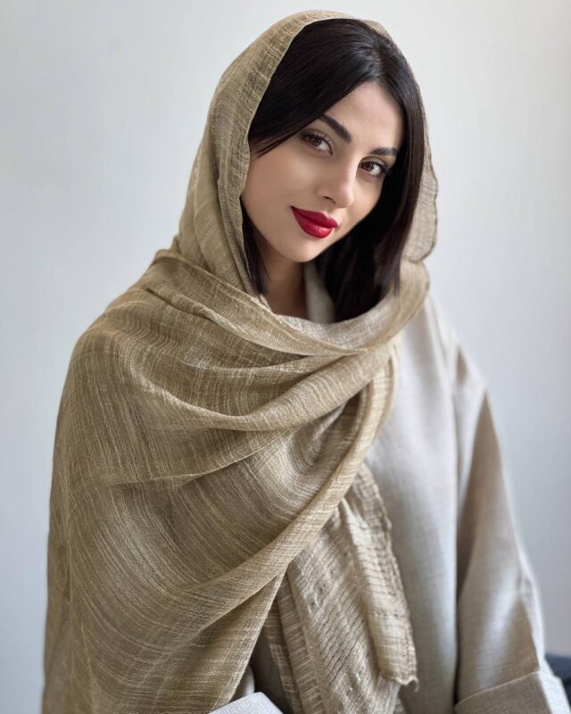 Elora Creamy Golden Shawl