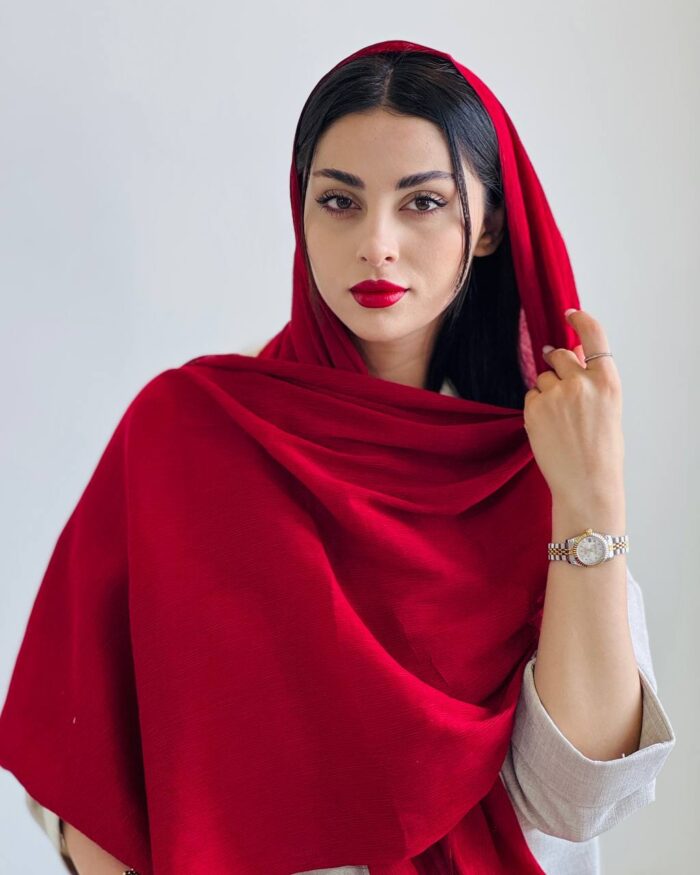 Red Luna Scarf2